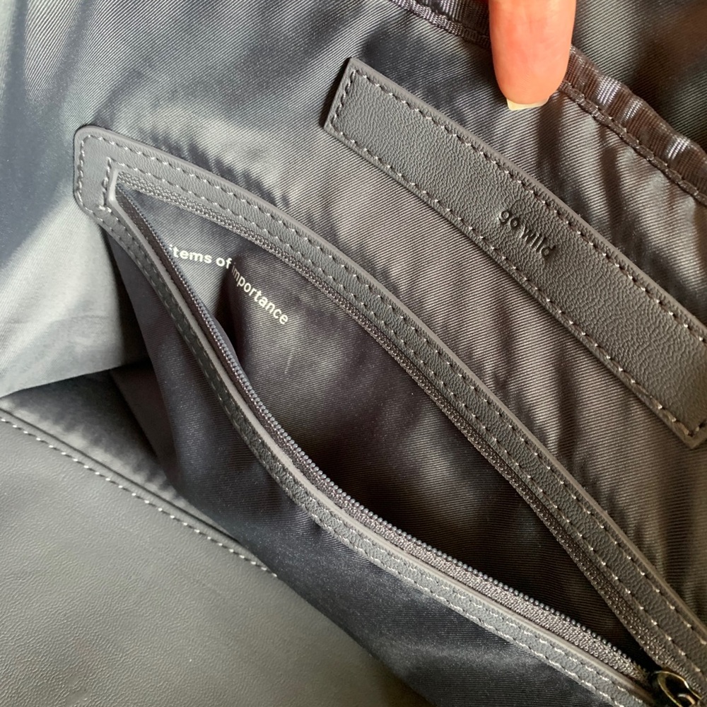 Lululemon Weekender/Duffle Bag - Picture 9 of 12